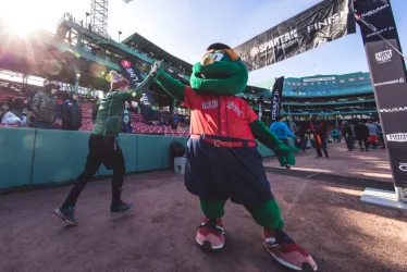 „Fenway Park Spartan Stadion“ nedēļas nogale