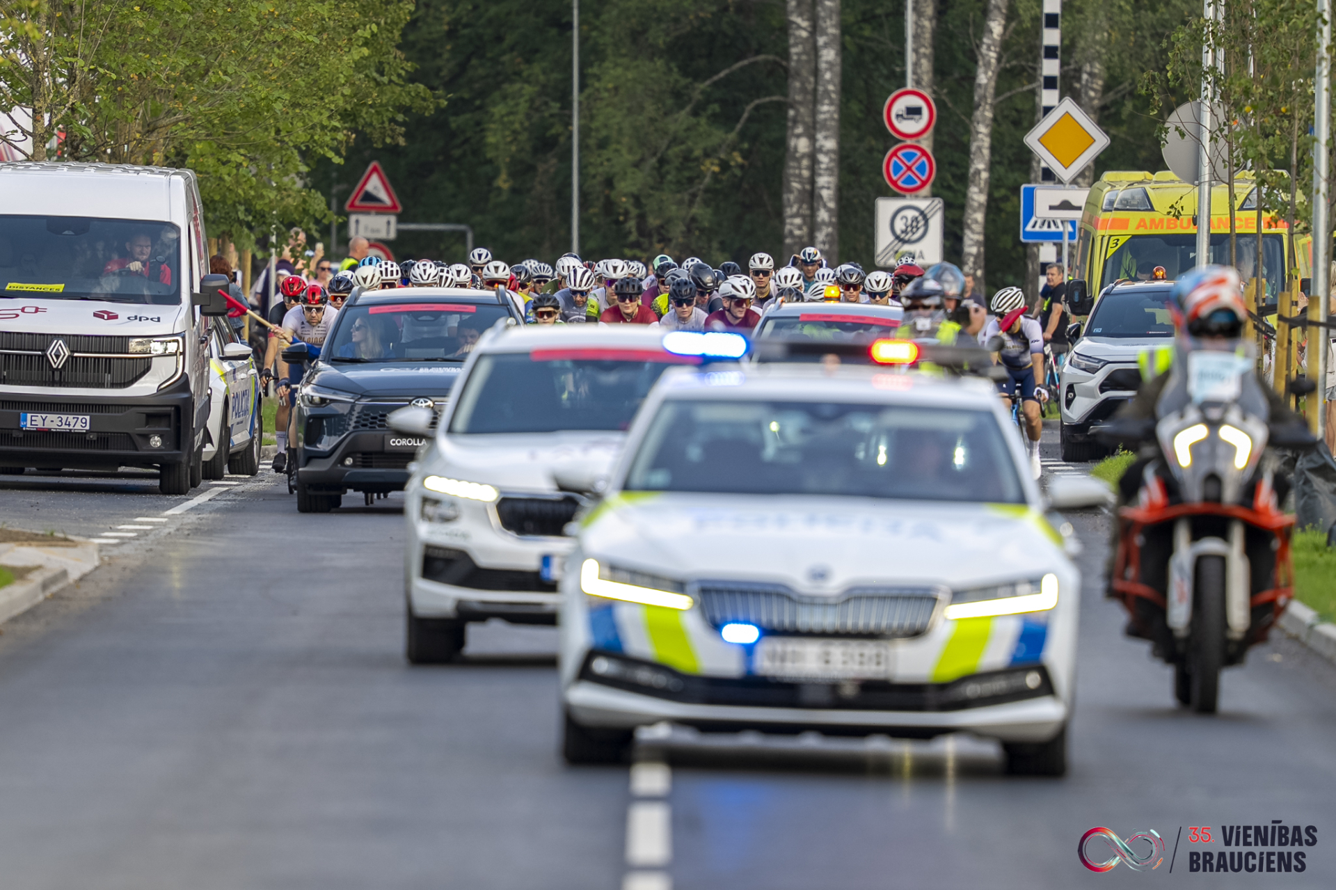 Latvian Cyclists Unity Ride