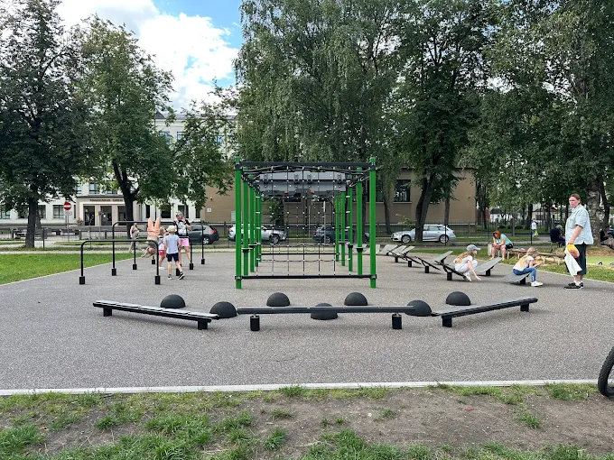 Aire de jeux et d’exercice en plein air de Tautas iela