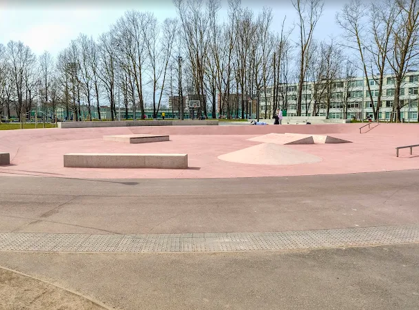 Ąžuolyno skate plaza