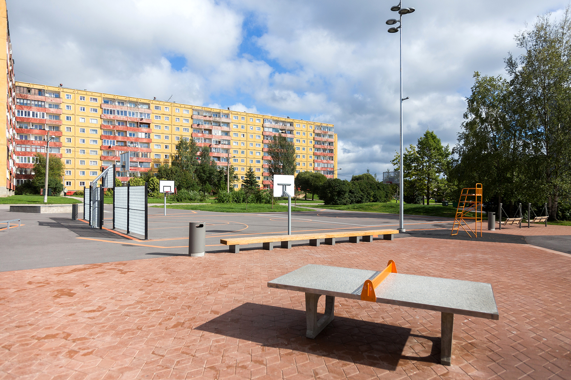 Annelinn Square