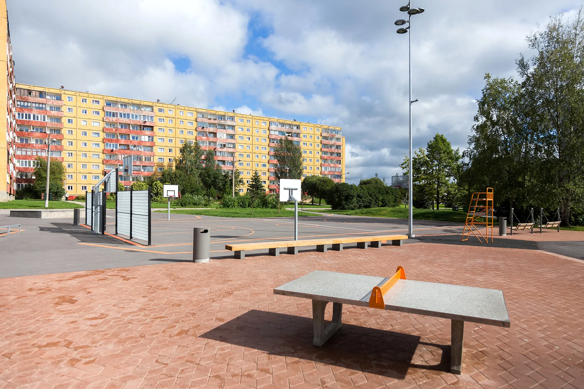 Annelinna väljak