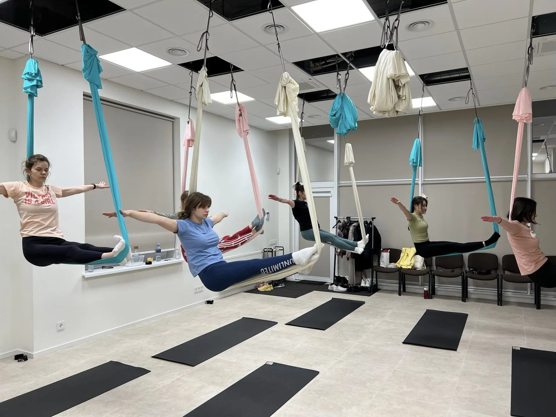 Fly Yoga Vilnius oro jogos studija