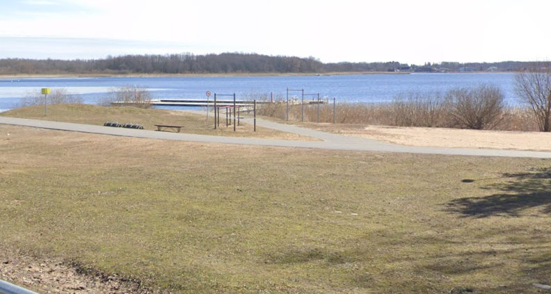 Beachvolleyballfeld und Outdoor-Fitnessbereich Maardu