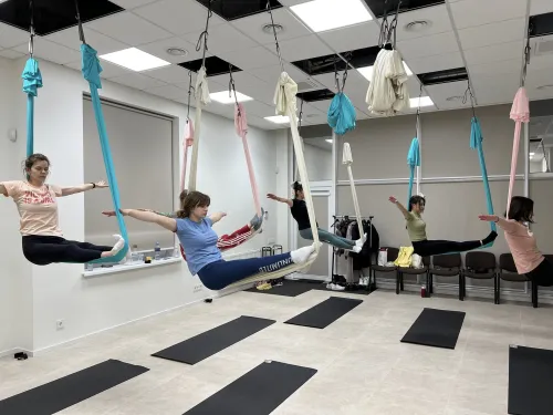 Fly Yoga Vilnius oro jogos studija